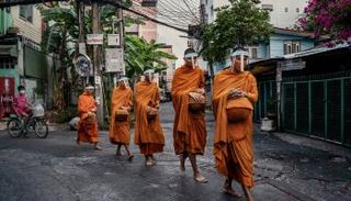 تايلاند تفرض قيودا جديدة لاحتواء كورونا