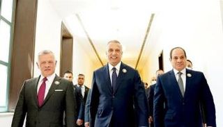 الرئيس السيسي والملك عبدالله الثاني مع الكاظمي في قمة بغداد