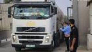 إسرائيل تعتزم السماح بدخول الوقود لغزة