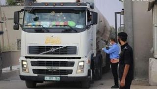 شاحنات وقود تدخل قطاع غزة- أرشيفية