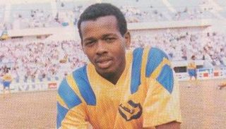 مصطفى إدريس نجم نادي النصر السعودي السابق