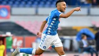 آدم وناس لاعب نابولي الإيطالي