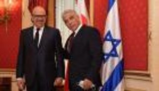 لابيد خلال لقاء الزياني: تحدثنا عن التحديات وعلى رأسها إيران