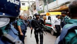 عناصر من الشرطة في بنجلاديش