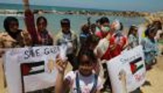 بالصور.. أطفال غزة يشكرون تلاميذ مدرسة أمريكية برسائل عبر البحر