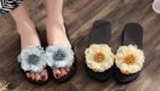 "الشبشب".. موضة أحذية صيف 2021