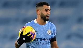 رياض محرز نجم فريق مانشستر سيتي ومنتخب الجزائر