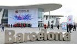 إيلون ماسك في أكبر معرض للهواتف بالعالم.. ماذا يفعل؟