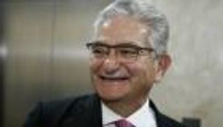 بعد ساعات من انتخابه.. رئيس جمعية مصارف لبنان يفتح النار على الحكومة