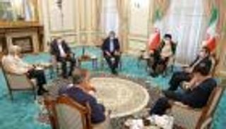 رئيس إيران المنتخب يستجدي منافسيه: نحن أصدقاء