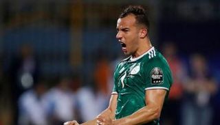 جمال بلعمري مدافع منتخب الجزائر