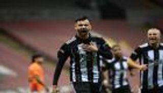 الميركاتو الصيفي.. لاعب الجزائر يثير غضب رشيد غزال