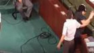 نائب إخواني يعتدي بـ"الضرب" على عبير موسي في البرلمان التونسي