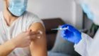 اختصاصي أمراض معدية: موجة كورونا الجديدة "لن تكون سيئة"