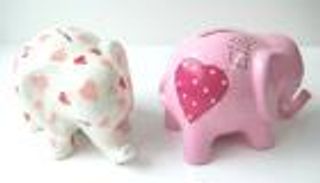 صدفة تقود لكنز ضخم داخل حصالة.. والشرطة في حيرة