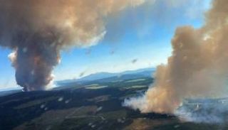 حريق يجتاح بلدة كندية