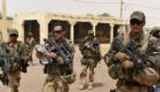 فرنسا تعلن مقتل قياديين من داعش بالصحراء الكبرى