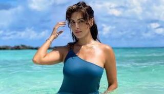 ملكة جمال الهند دينا أوبال التي ظهرت مؤخرا مع محمد صلاح