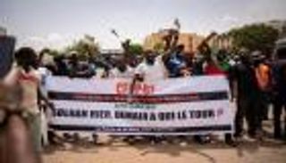 أين رئيس بوركينا فاسو؟.. الاحتجاجات تعم واجادوجو