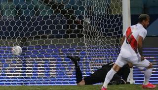 بيرو ضد باراجواي في كوبا أمريكا 2021