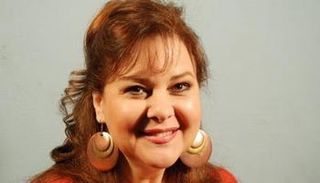 دلال عبدالعزيز