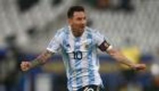 السر في القميص.. هل أنهى برشلونة لعنة ميسي مع الأرجنتين؟