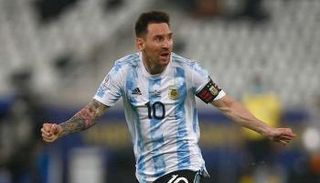 ليونيل ميسي قائد منتخب الأرجنتين