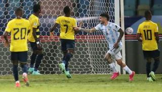 من مباراة الأرجنتين والإكوادور