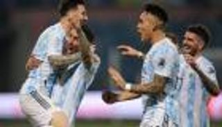 فرحة جنونية وأرقام قياسية.. ماذا قال ليونيل ميسي بعد تألقه ضد الإكوادور؟