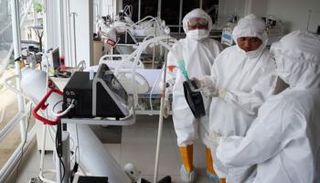 طاقم طبي في مستشفى بإندونيسيا- أرشيفية