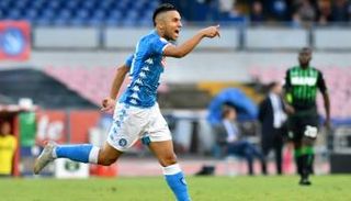 آدم وناس لاعب نابولي 