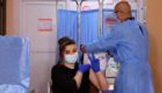 هل تأثرت لقاحات كورونا بأزمة الكهرباء في العراق؟ مسؤولة تجيب لـ"العين الإخبارية"