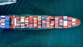 جائحة كوفيد ترفع أسعار الشحن البحري إلى مستويات قياسية