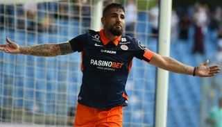 أندي ديلور مهاجم فريق مونبيلييه الفرنسي ومنتخب الجزائر