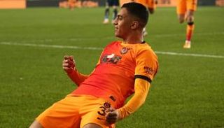 مصطفى محمد مهاجم منتخب مصر الأولمبي