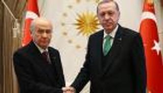حليف أردوغان يهاجم "الدستورية" ويدافع عن "جرائم" وزير الداخلية