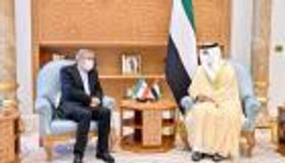 منصور بن زايد يستقبل القائم بالأعمال الإيراني