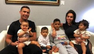 رونالدو مع عائلته