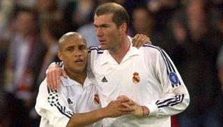 زين الدين زيدان وروبرتو كارلوس