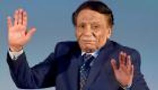 نجل عادل إمام يكشف الحالة الصحية للزعيم