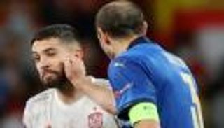 ركلات جزاء اليورو والكوبا.. نجوم يخرجون عن المألوف