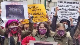 خلال إحدى الفعاليات المناهضة للانسحاب من اتفاقية إسطنبول