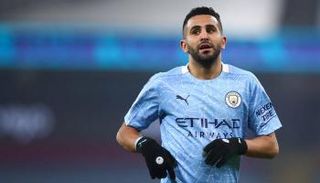 رياض محرز نجم فريق مانشستر سيتي ومنتخب الجزائر