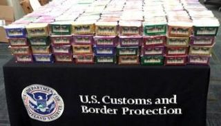 الرموش الصناعية قد تفجر أزمة بين الصين أمريكا