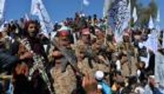 معابر تسقط ونفوذ يتمدد.. هل تزحف "طالبان" نحو كابول؟