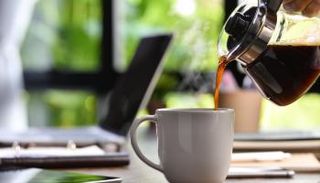 كوب من القهوة يومياً يقلل من مخاطر الإصابة بكورونا