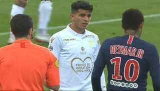 يوسف عطال لاعب نيس الفرنسي