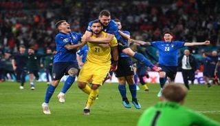 من فوز إيطاليا على إنجلترا