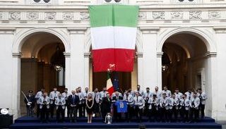 تكريم منتخب إيطاليا من رئيس الوزراء ماريو دراجي