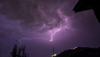 البرق في الهند